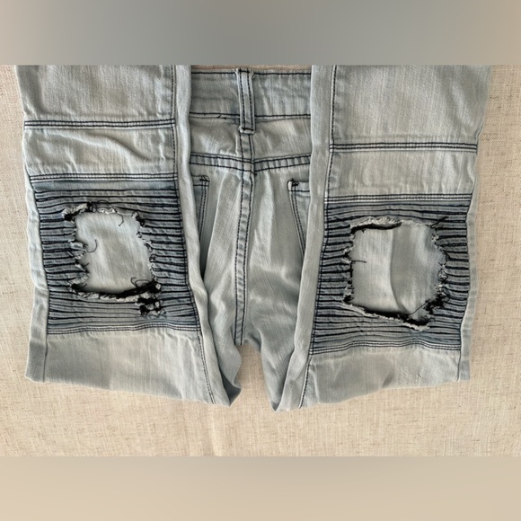 VIP Jeans Women's Size 5/6 Distressed Stretch Light Wash Denim Jeans - Picture 7 of 13